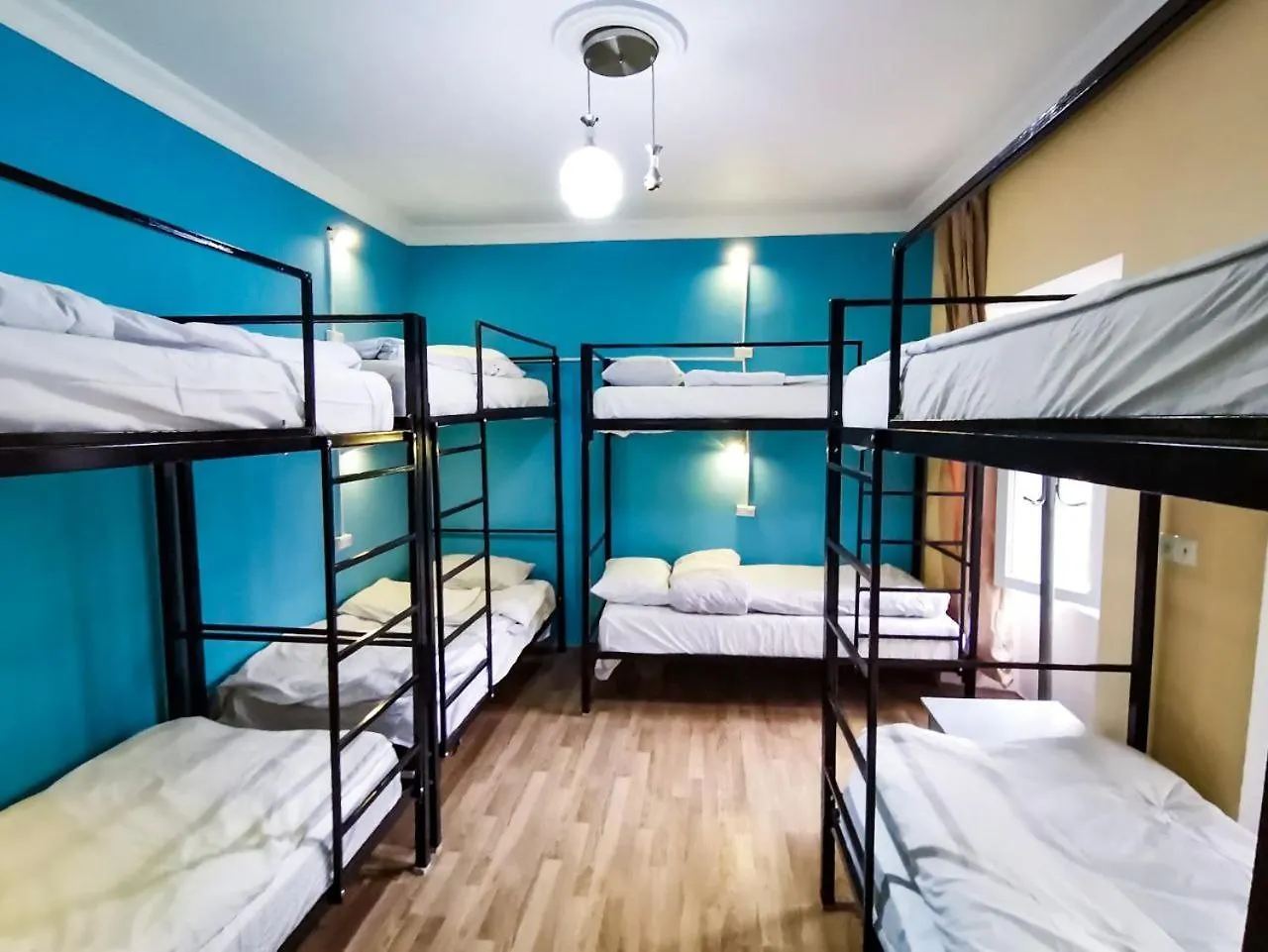 Hostel & Scooters Batumi