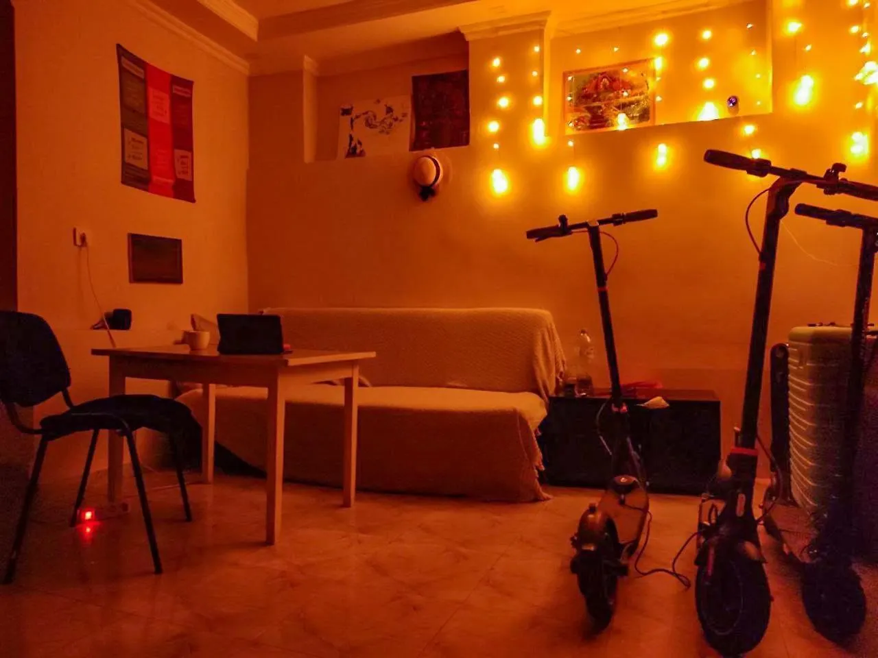 Hostel & Scooters Batumi Gruzja